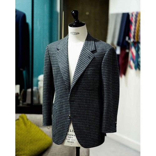 Charcoal Houndstooth by WW Chan